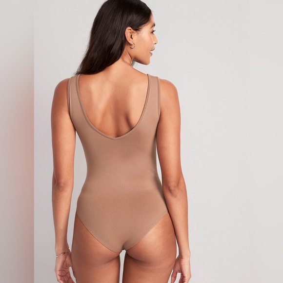 Old Navy| Seamless V-Neck Tank Bodysuit - Picture 2 of 6
